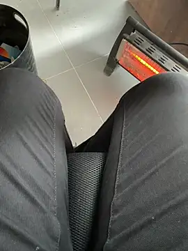 Snapshot of homidor chatting on 03-20-25, 01:15 homidor online show from 03-20-25, 01:15