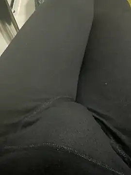 Snapshot of homidor chatting on 01-09-25, 10:20 homidor online show from 01-09-25, 10:20