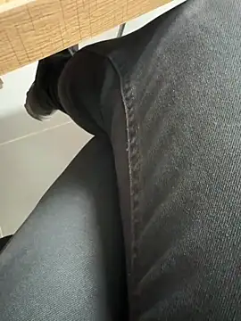 Snapshot of homidor chatting on 01-10-25, 08:40 homidor online show from 01-10-25, 08:40