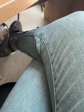 Snapshot of homidor chatting on 03-04-25, 12:33 homidor online show from 03-04-25, 12:33