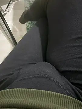 Snapshot of homidor chatting on 02-04-25, 10:34 homidor online show from 02-04-25, 10:34