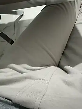 Snapshot of homidor chatting on 01-04-25, 09:41 homidor online show from 01-04-25, 09:41