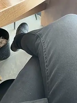 Snapshot of homidor chatting on 02-15-25, 09:05 homidor online show from 02-15-25, 09:05