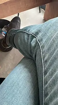 Snapshot of homidor chatting on 02-19-25, 10:01 homidor online show from 02-19-25, 10:01