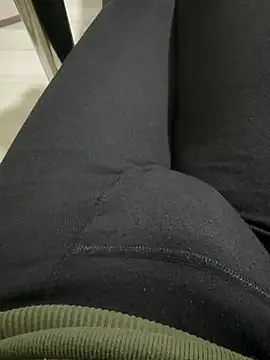 Snapshot of homidor chatting on 01-17-25, 10:34 homidor online show from 01-17-25, 10:34