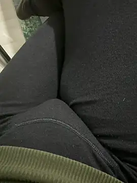 Snapshot of homidor chatting on 02-05-25, 10:11 homidor online show from 02-05-25, 10:11