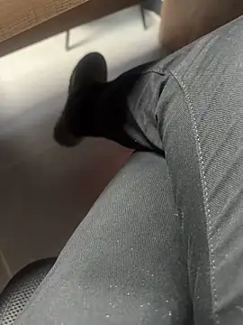 Snapshot of homidor chatting on 01-14-25, 02:11 homidor online show from 01-14-25, 02:11