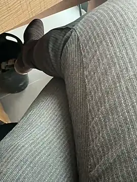 Snapshot of homidor chatting on 02-04-25, 11:27 homidor online show from 02-04-25, 11:27