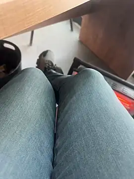 Snapshot of homidor chatting on 02-01-25, 01:51 homidor online show from 02-01-25, 01:51