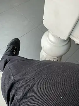 Snapshot of homidor chatting on 01-24-25, 11:26 homidor online show from 01-24-25, 11:26