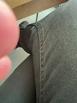 Snapshot of homidor chatting on 12-09-24, 07:17 homidor online show from 12-09-24, 07:17