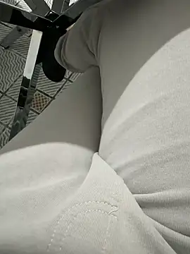 Snapshot of homidor chatting on 02-22-25, 11:03 homidor online show from 02-22-25, 11:03