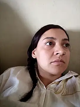 Snapshot of CORALINE_GREYM chatting on 10-19-25, 08:44 CORALINE GREYM online show from 10-19-25, 08:44