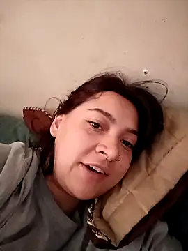 Snapshot of CORALINE_GREYM chatting on 10-09-25, 04:40 CORALINE GREYM online show from 10-09-25, 04:40