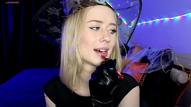 SashaBrooks online show from 10-29-25, 06:07