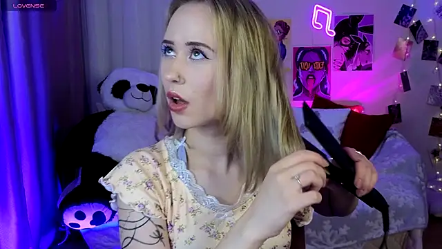 SashaBrooks online show from 10-24-25, 06:07