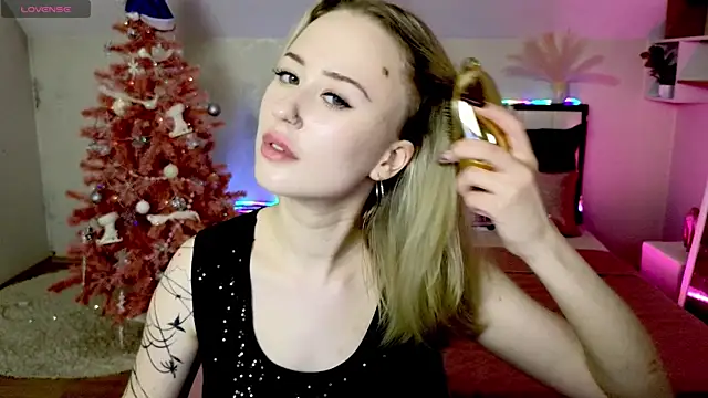 SashaBrooks online show from 12-22-25, 01:55