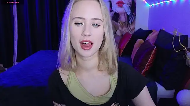 SashaBrooks online show from 10-19-25, 06:10