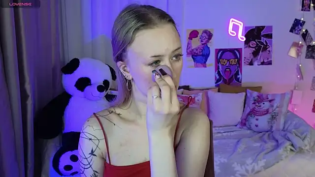 SashaBrooks online show from 12-21-25, 02:08