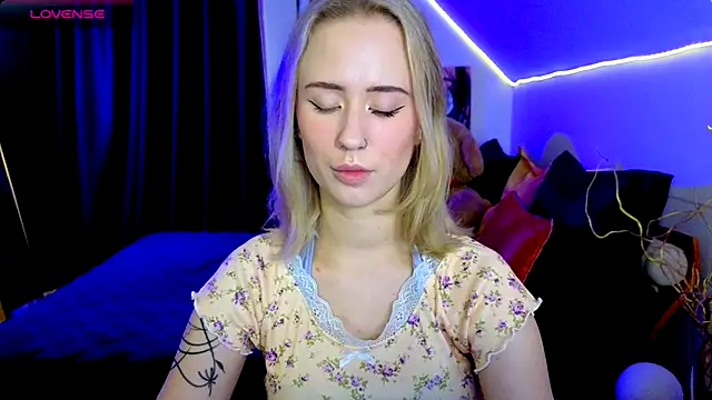 SashaBrooks online show from 10-23-25, 01:54