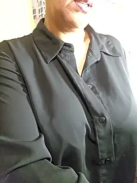 Snapshot of Foxlady2271 chatting on 02-13-25, 09:49 Foxlady2271 online show from 02-13-25, 09:49