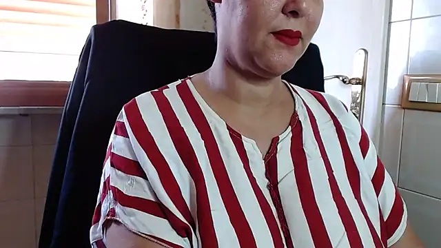 Foxlady2271 online show from 05-27-26, 08:54