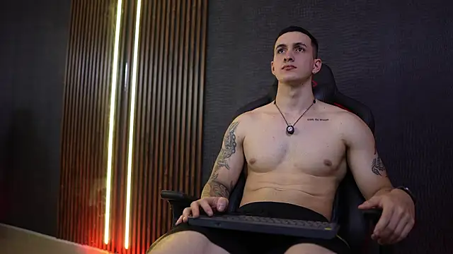 JacksonOlsenn online show from 02-11-26, 09:14