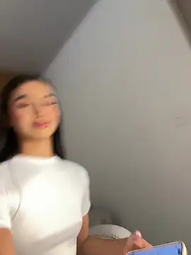 maddy bronw  online show from 03-25-26, 09:46