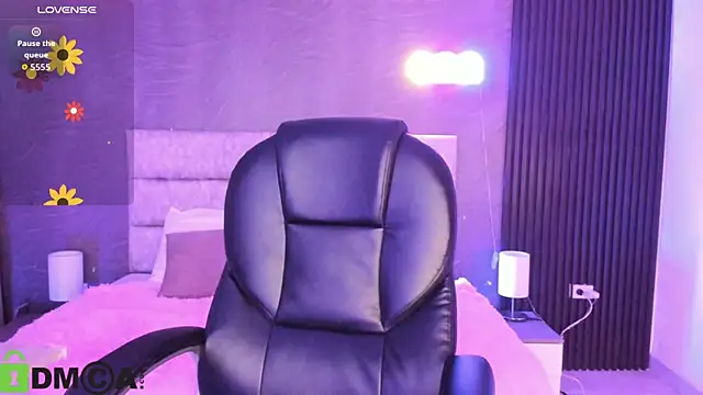 Cristal  adams online show from 11-06-25, 12:20