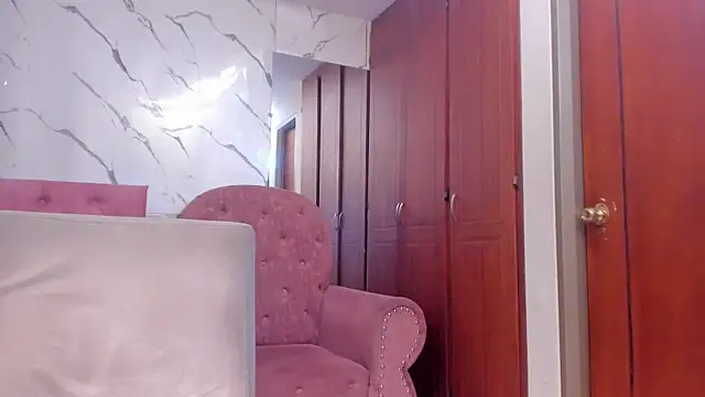 evelyn wine online show from 12-02-25, 07:37