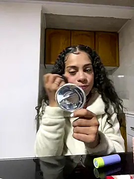 NINA 18 YEARS online show from 10-28-25, 12:44