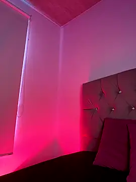 NINA 18 YEARS online show from 11-04-25, 08:56