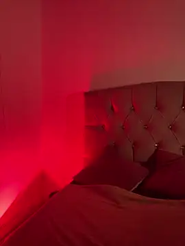 NINA 18 YEARS online show from 09-30-25, 11:44