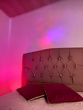 NINA 18 YEARS online show from 11-07-25, 06:56