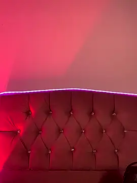 NINA 18 YEARS online show from 10-06-25, 10:54