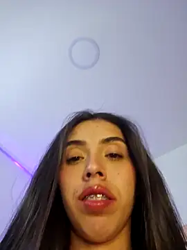 Snapshot of sharondeluxe1 chatting on 04-25-26, 04:37 sharondeluxe1 online show from 04-25-26, 04:37