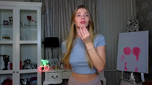 AnneFoxy online show from 11-18-25, 07:44