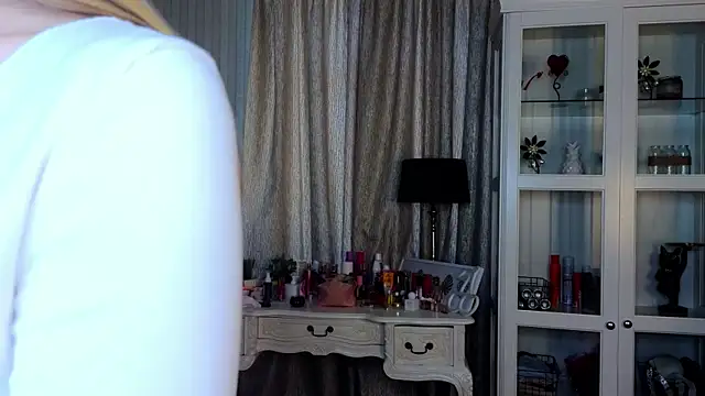 AnneFoxy online show from 04-25-26, 07:22