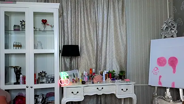 AnneFoxy online show from 11-28-25, 07:52