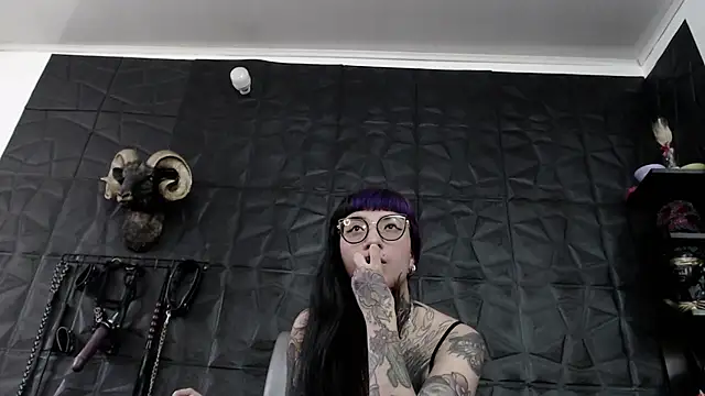 Snapshot of Agata_Darkness chatting on 07-17-26, 04:26 Agata Darkness online show from 07-17-26, 04:26