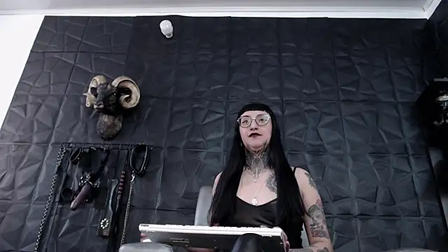 Snapshot of Agata_Darkness chatting on 09-08-25, 07:35 Agata Darkness online show from 09-08-25, 07:35