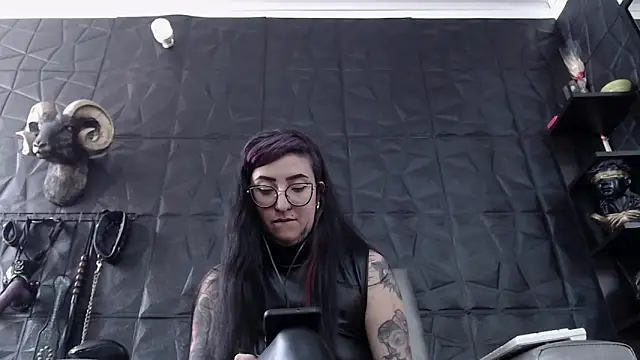 Agata Darkness online show from 04-28-26, 05:50