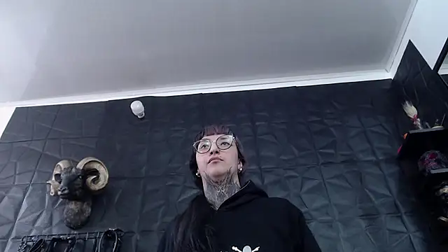 Agata Darkness online show from 05-13-26, 02:57
