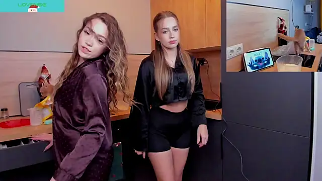 Evia r0se online show from 12-19-25, 05:48