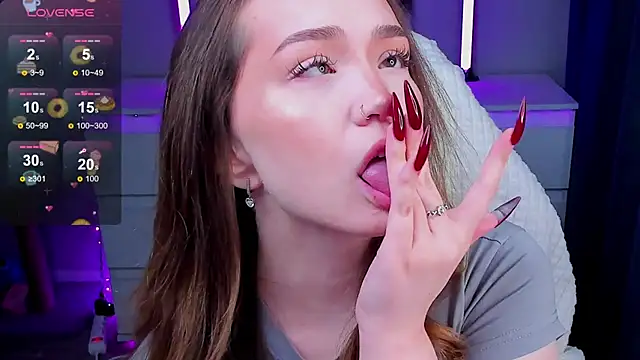 Snapshot of Evia_r0se chatting on 02-20-26, 04:53 Evia r0se online show from 02-20-26, 04:53