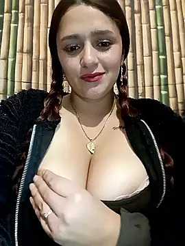 Snapshot of hanna-a chatting on 05-12-26, 02:45 hanna-a online show from 05-12-26, 02:45