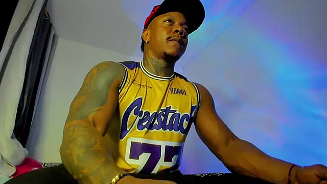 ronnie 7777 online show from 10-24-25, 04:33