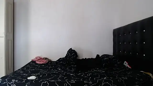 Snapshot of JacksonCooper1 chatting on 06-12-26, 05:32 JacksonCooper1 online show from 06-12-26, 05:32