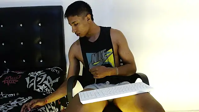 JacksonCooper1 online show from 01-24-25, 11:34