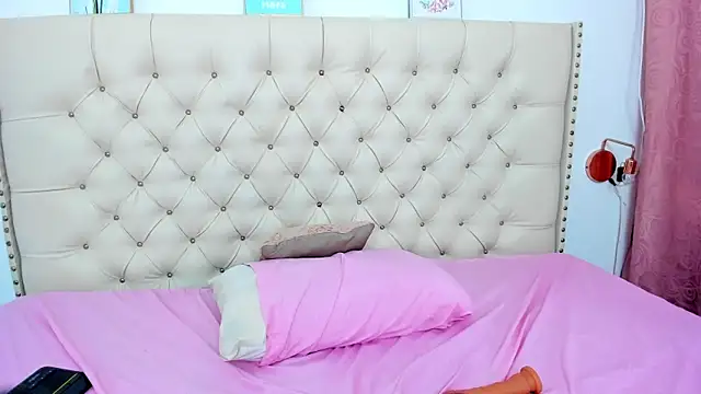 Snapshot of Kim_Eli chatting on 02-01-25, 10:55 Kim Eli online show from 02-01-25, 10:55